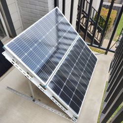 Renogy 200 Watt 12 Volt Solar Panel Kit / 20A Rover MPPT Charge Controller