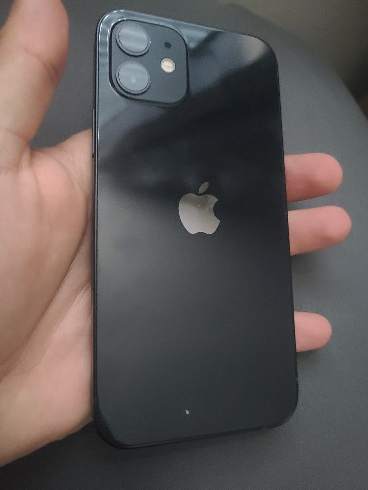 Apple iPhone 12 64GB Fully Unlocked