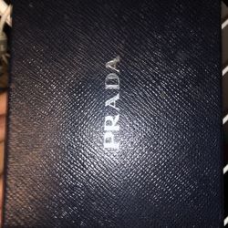 Prada Wallet, Alr Rock A Gucci🤟never Used