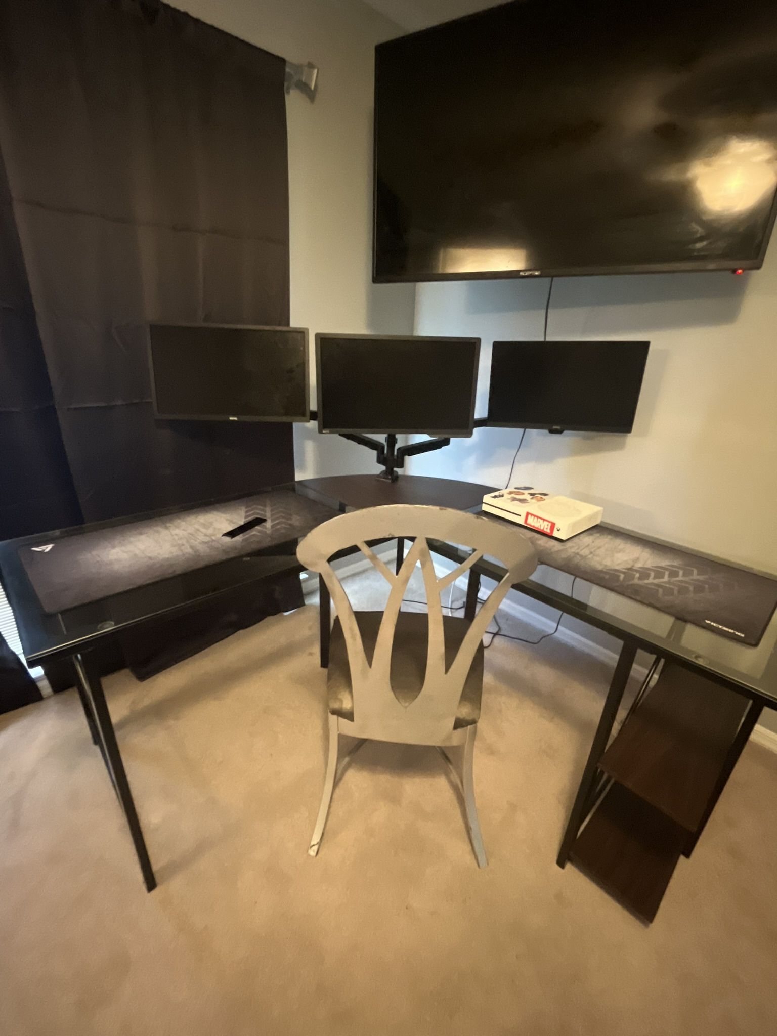 3 Gaming Monitors And Desk