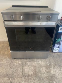 Whirlpool 30" Electric Stove - Brand New Scratch & Dent