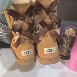 Size 6 Uggs 