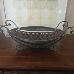 🌾 Vintage Rustic Wicker & Iron Centerpiece Basket 