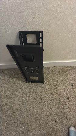 Heavy-Duty Articulating TV Wall Mount – $45