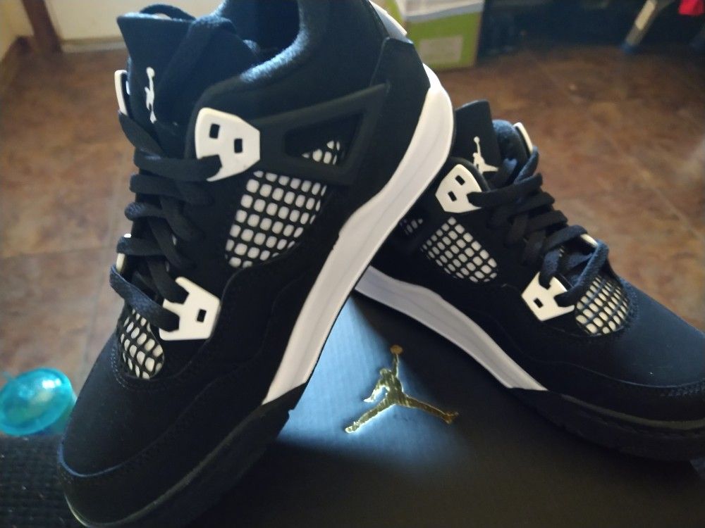 Air Jordan Retro 4 White Thunder YOUTH size 3 BRAND NEW!