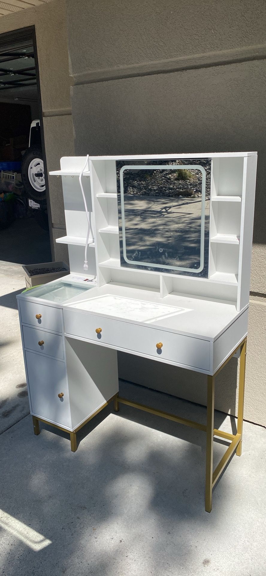 Girls Vanity makeup Desk