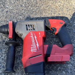Milwaukee Rotary Hammer Drill 27, 15–20 SDS Plus