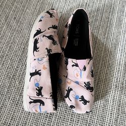 Women’s Size 9.5 TOMS Strawberry Cream Kitty Pink LE