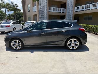 2017 Chevrolet Cruze Hatchback Premier RS - FULLY LOADED - Bose & GPS - Rebuilt Title