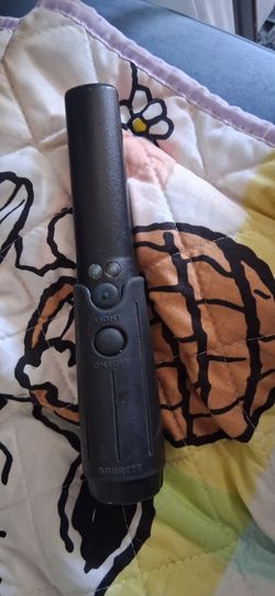 GARRETT METAL DETECTOR