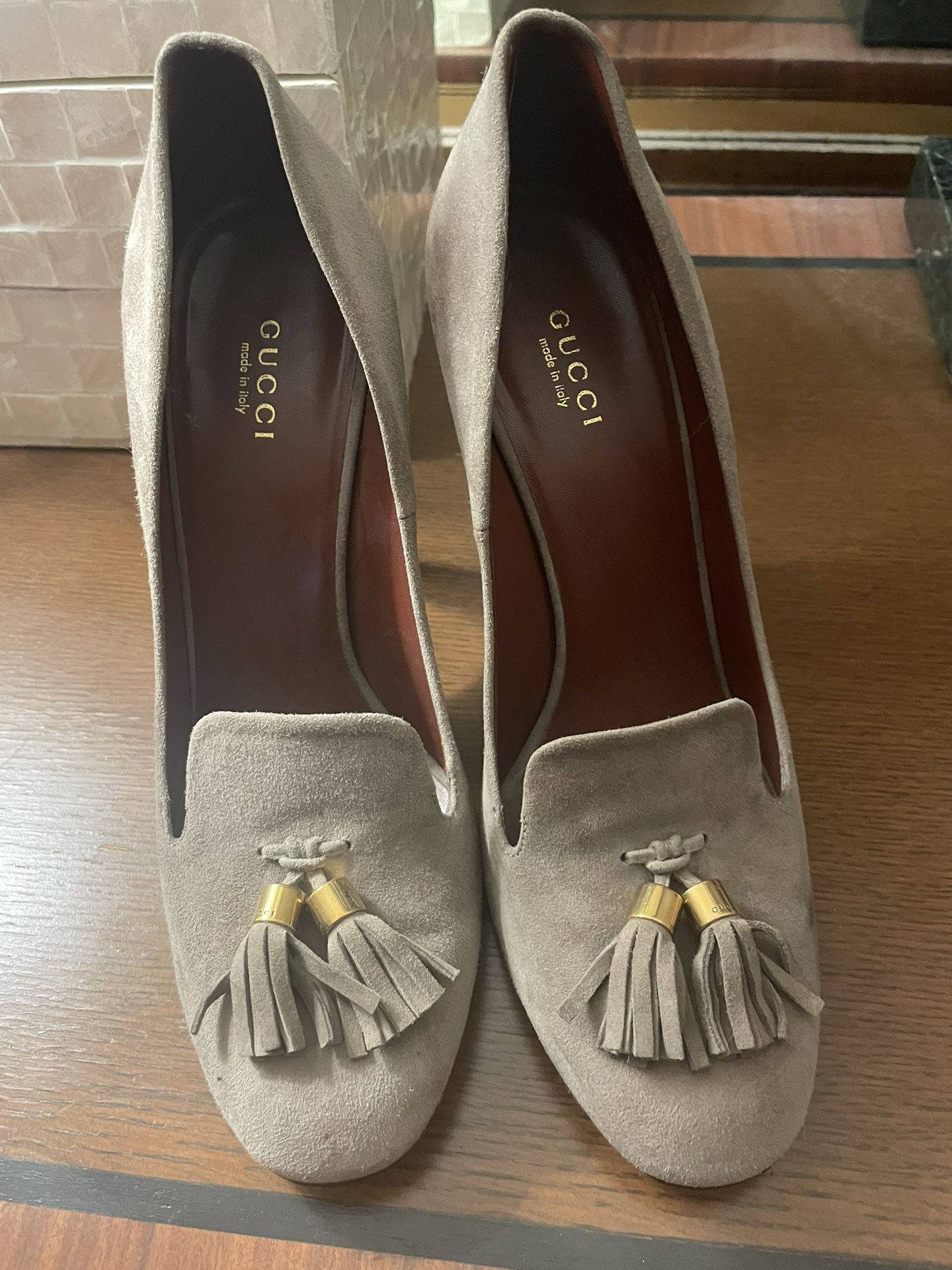 Size 39(size 8 American ) 