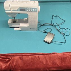 Heureux Z6 Electric Portable Sewing Machine with Foot Pedal & Power Cord