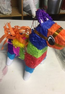 Small piñatas
