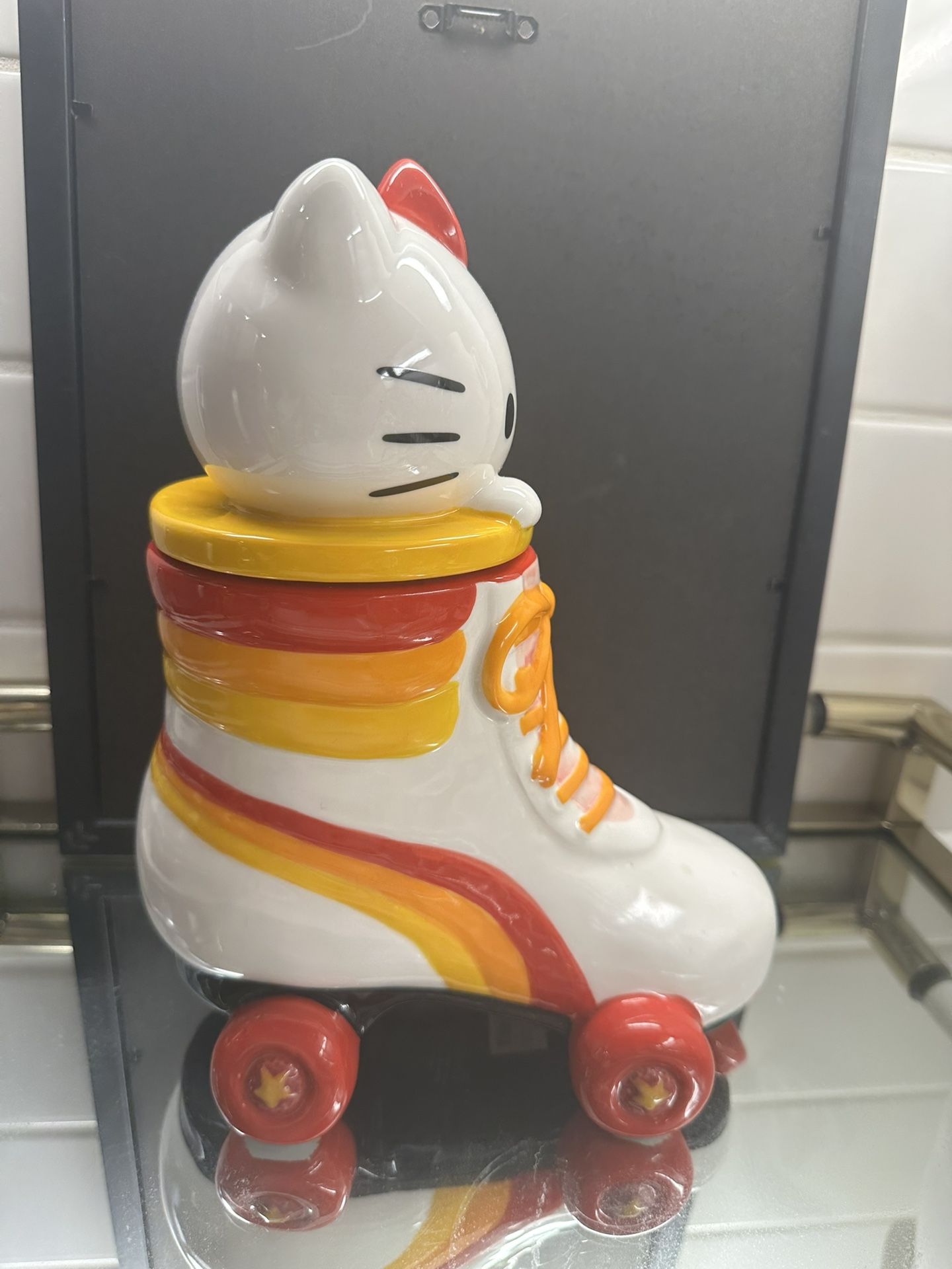 🎀 Rare Hello Kitty Roller Skate Cookie Jar – Collectible & Adorable! 🛼✨