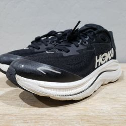 HOKA ONE ONE Big Kids Clifton 10 Running Shoes (4M) Black/White 