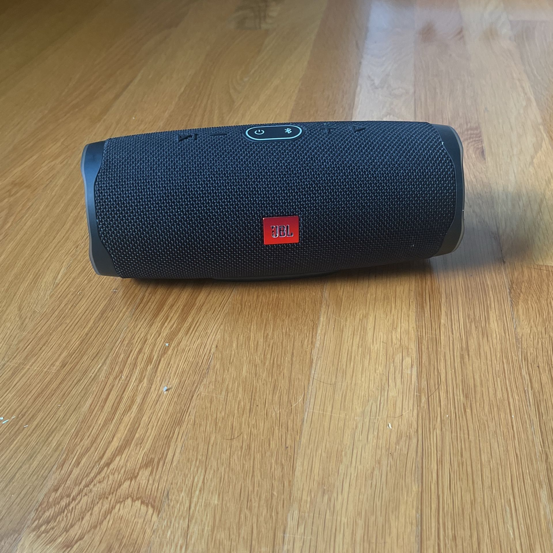 JBL Charge 4