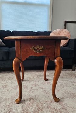 Statton Trutype Americana Queen Anne Oval Side Table