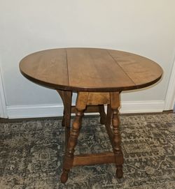 Vintage drop leaf end table