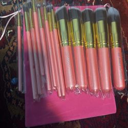 14 pieces makeup brushes with pouch