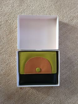 Lumi Trifold Wallet Olive color