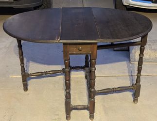 Antique 18th century gateleg table