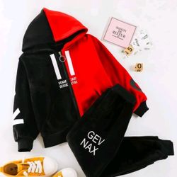 Boys Hoodia And Sweat Pants.