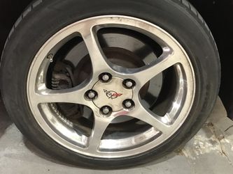 Corvette rims 17&18 beautiful chrome, no peeling