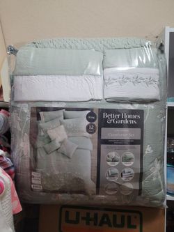 NEW King Size Embroidery Comforter Set