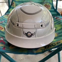 Woman’s Helmet 
