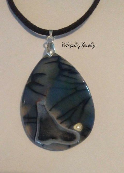 Blue Dragon's Vein Agate Necklace