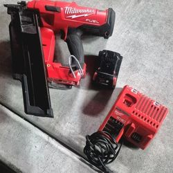 Milwaukee
M18 FUEL 3-1/2 in. 18-Volt 30-Degree Lithium-Ion Brushless Cordless Framing Nailer 