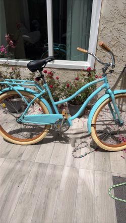 Huffy women’s beach cruiser