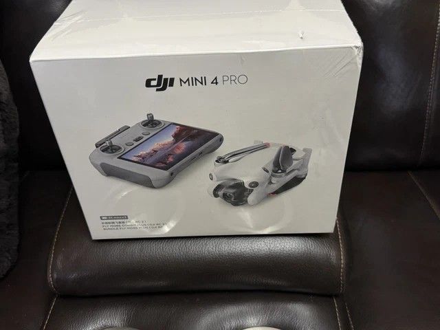 DJI Mini 4 Pro Fly More Combo 