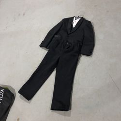 Boys Size 6 Black Single Breasted Suit