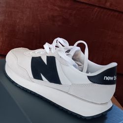Women's New Balance 237 Retro Sneakers