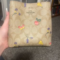 COACH Mini Town Bucket Bag Signature Dreamy Veggie Print Crossbody ~NWT~ C8255