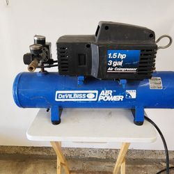 DeVilbiss 3gal Air Compressor,  Portable 