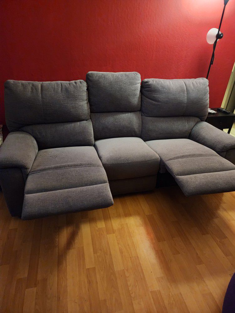 Reclining Sofa. 1yr Old. Paid $1589 Only Asking $750