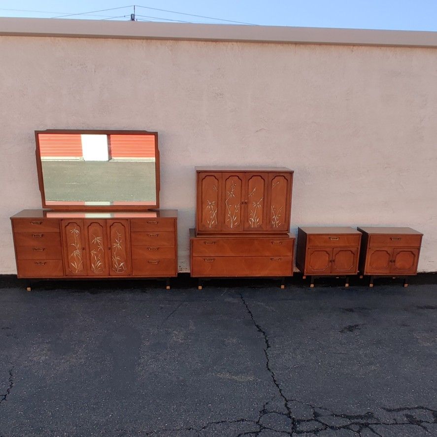 Bedroom Set Dresser Highboy Mirror Bureau Nightstands