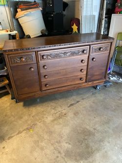 Dresser/cabinet