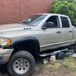 2004 Dodge Truck 