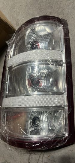07-13 GMC Sierra tail lights