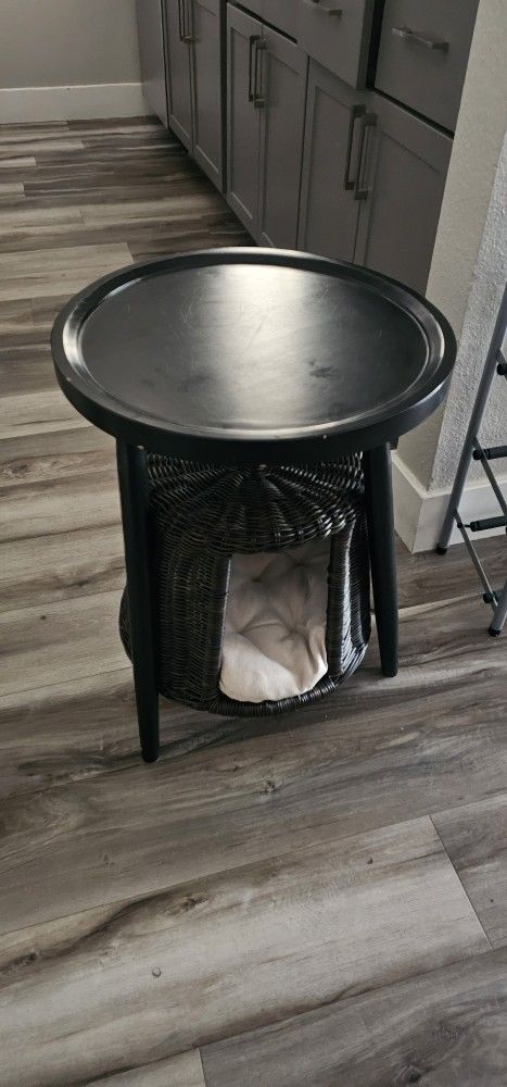 Rattan Cat Bed End Table