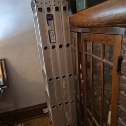 Adjustable Step Ladder 