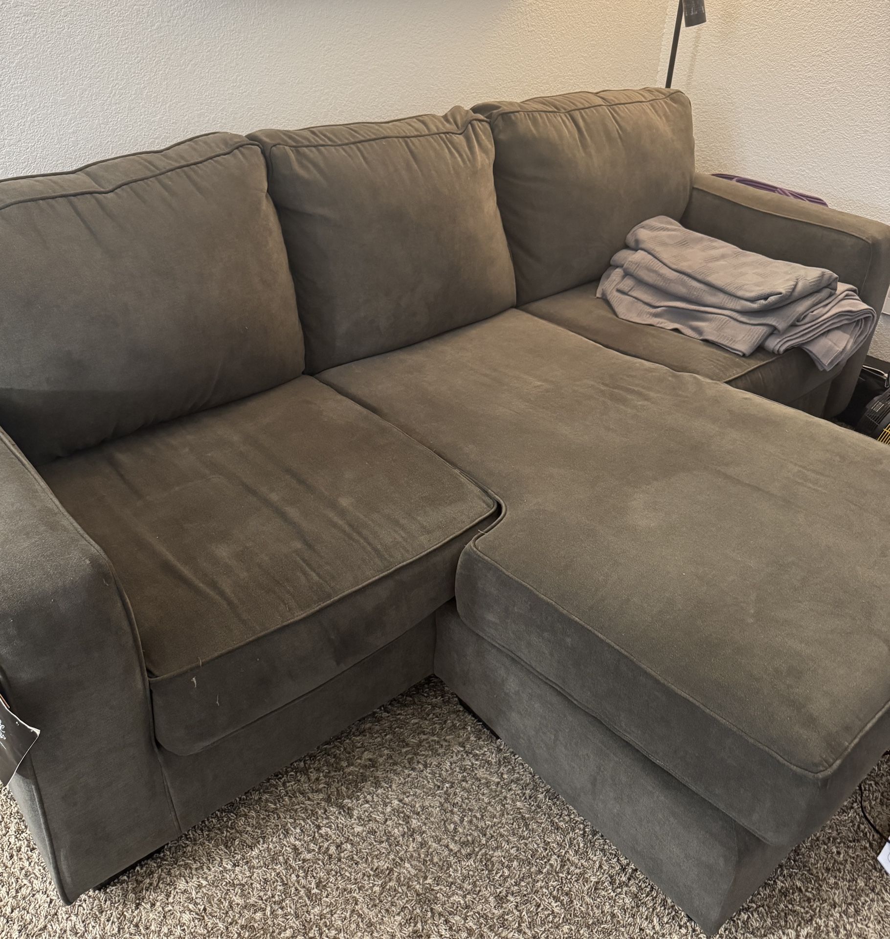 Gray sofa (Signature Design by Ashley)
