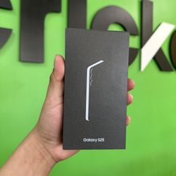 Samsung Galaxy S25 **Financing Available**