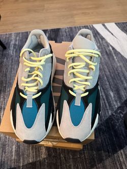 Yeezy 700 wave runner size 12
