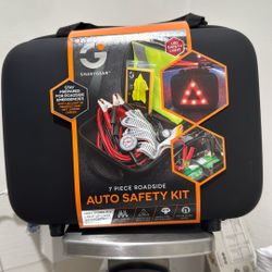 New SmartGear 7-Piece Roadside Auto Safety Kit