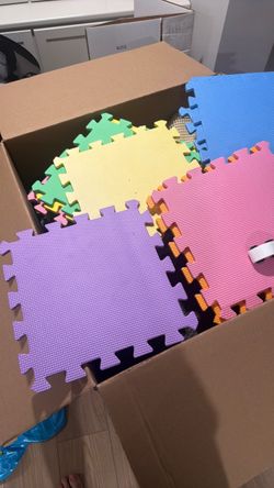 Kids floor play tiles