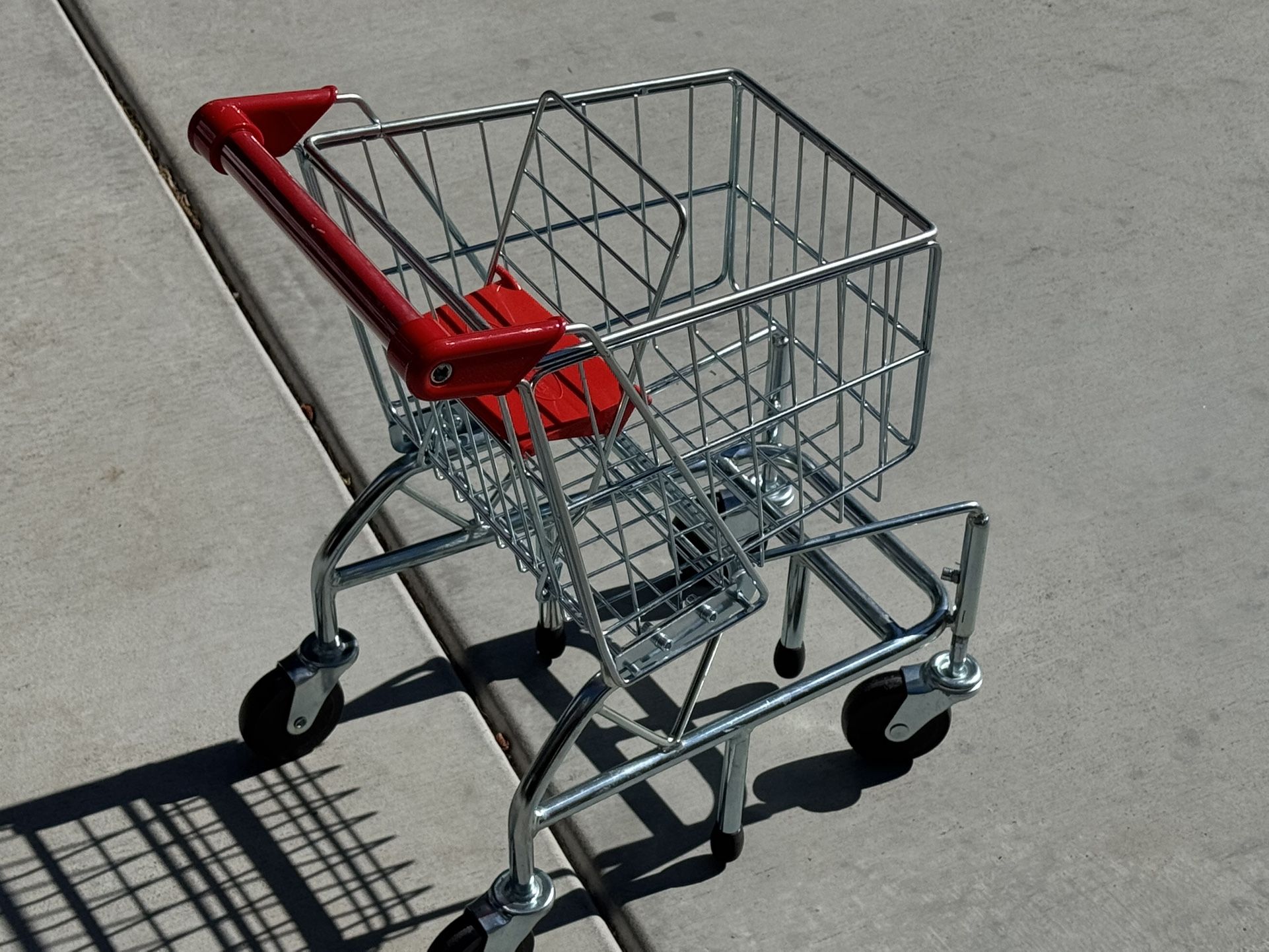 Children’s Metal Shopping Cart